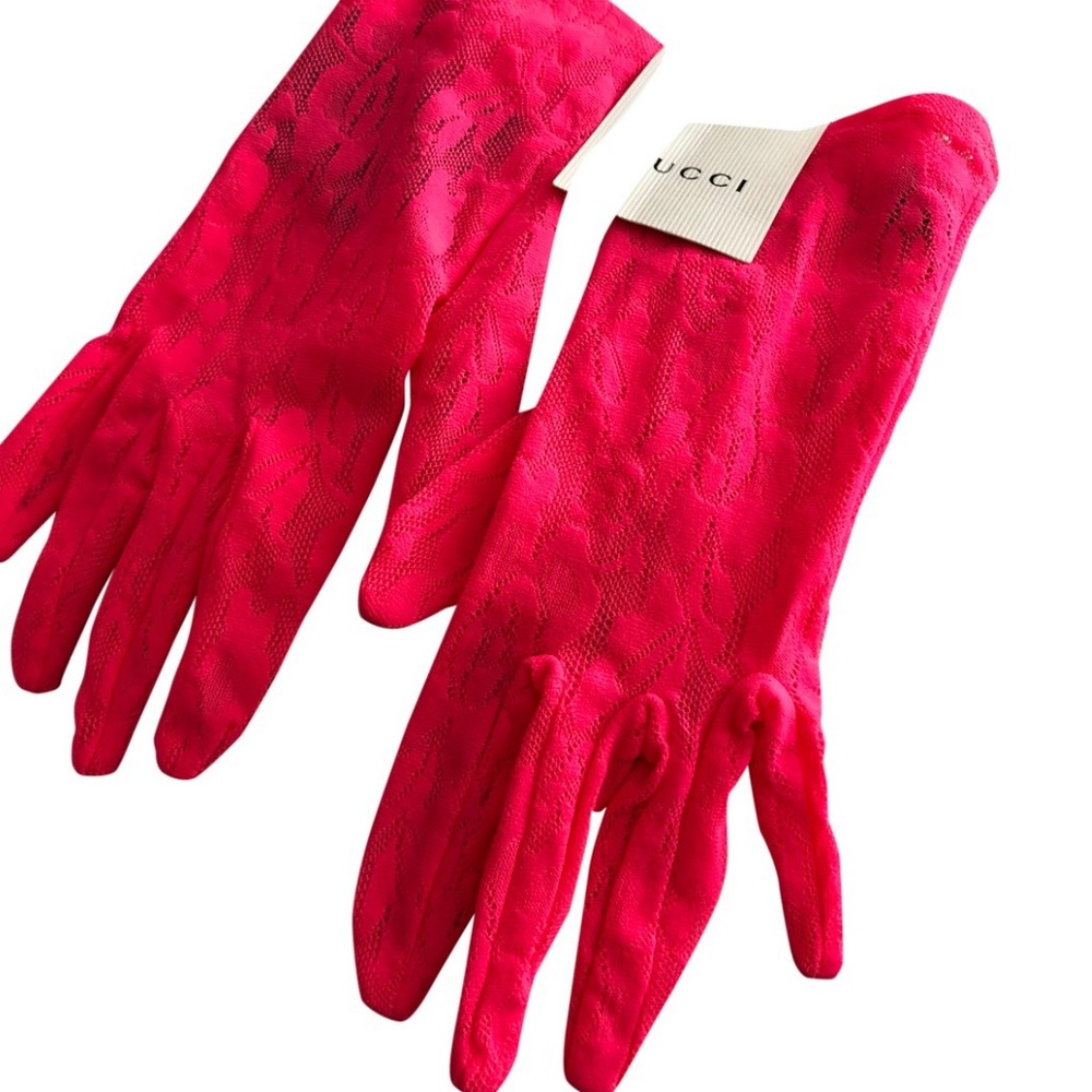 NWT lace Gucci gloves size M international